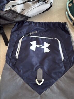 Under Armour Drawstring Backpack w/ Front Pocket, heavy duty excellent condition